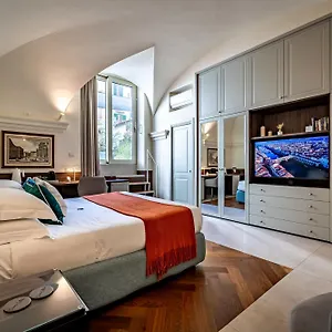 Dimora Collection - Le Corti - Boutique Luxury In A Restored 13th Century Convent, With Sauna And Gym (adults Only) Florencia